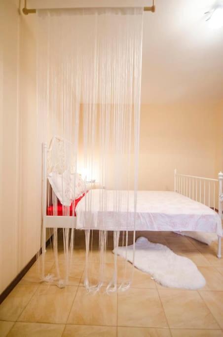 23 Central 1 Bedroom Apartment with Balcony