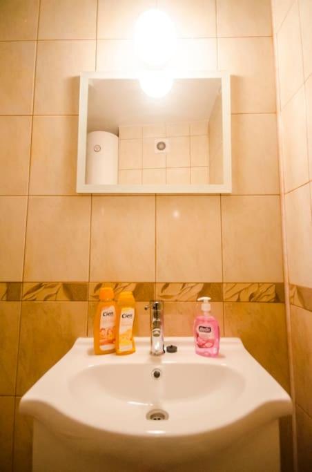 23 Central 1 Bedroom Apartment with Balcony