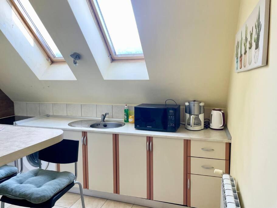 35 Cozy Central 1 Bedroom Apartment with Balcony
