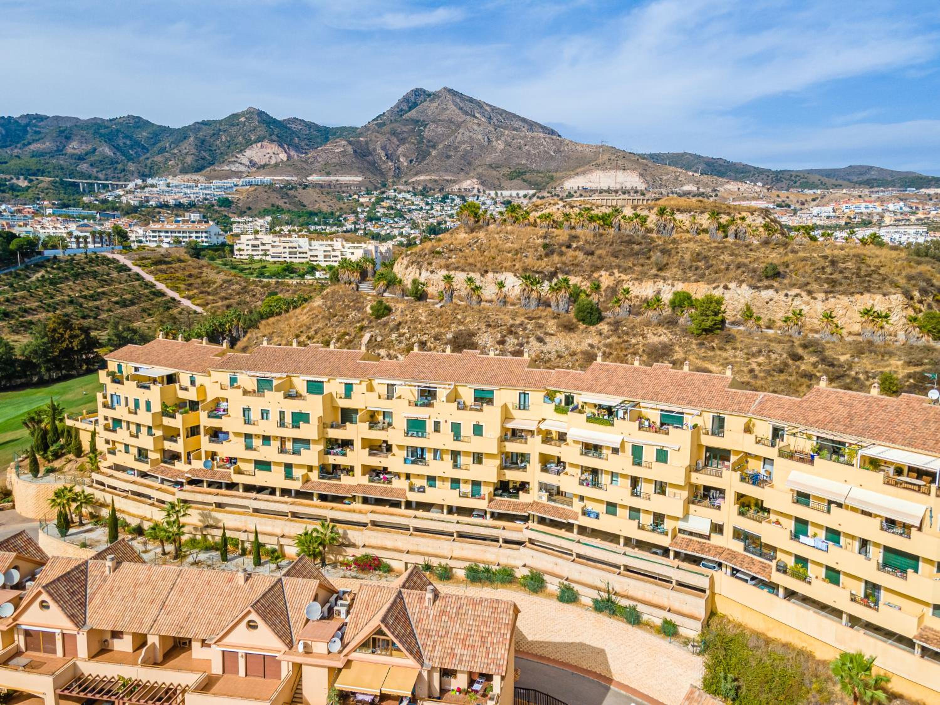 Wonderful Golf & Beach Apartment with front Seaview and Pool view 5