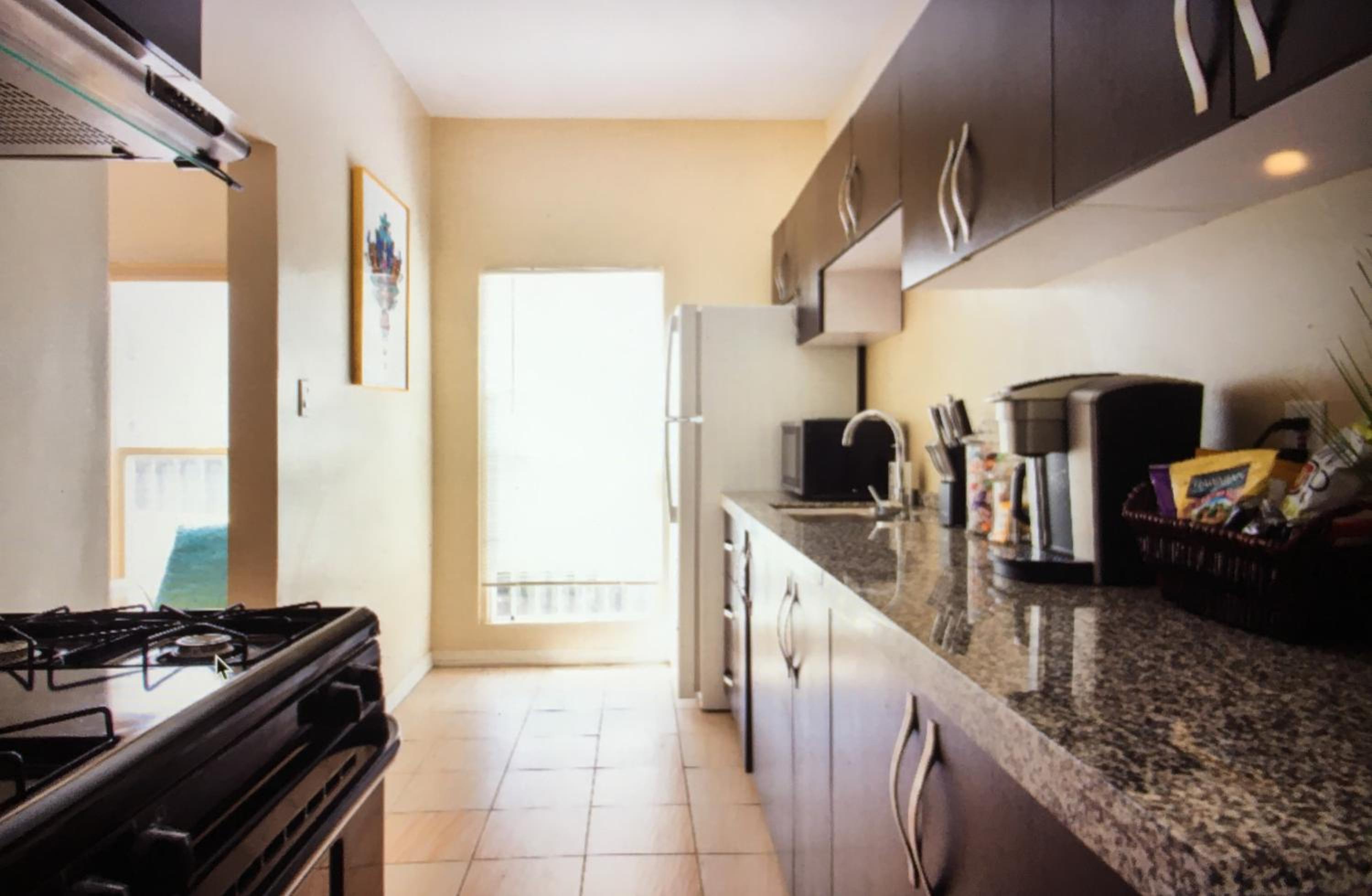 Luxury 2 Bedroom Suite Apartment in Koreatown