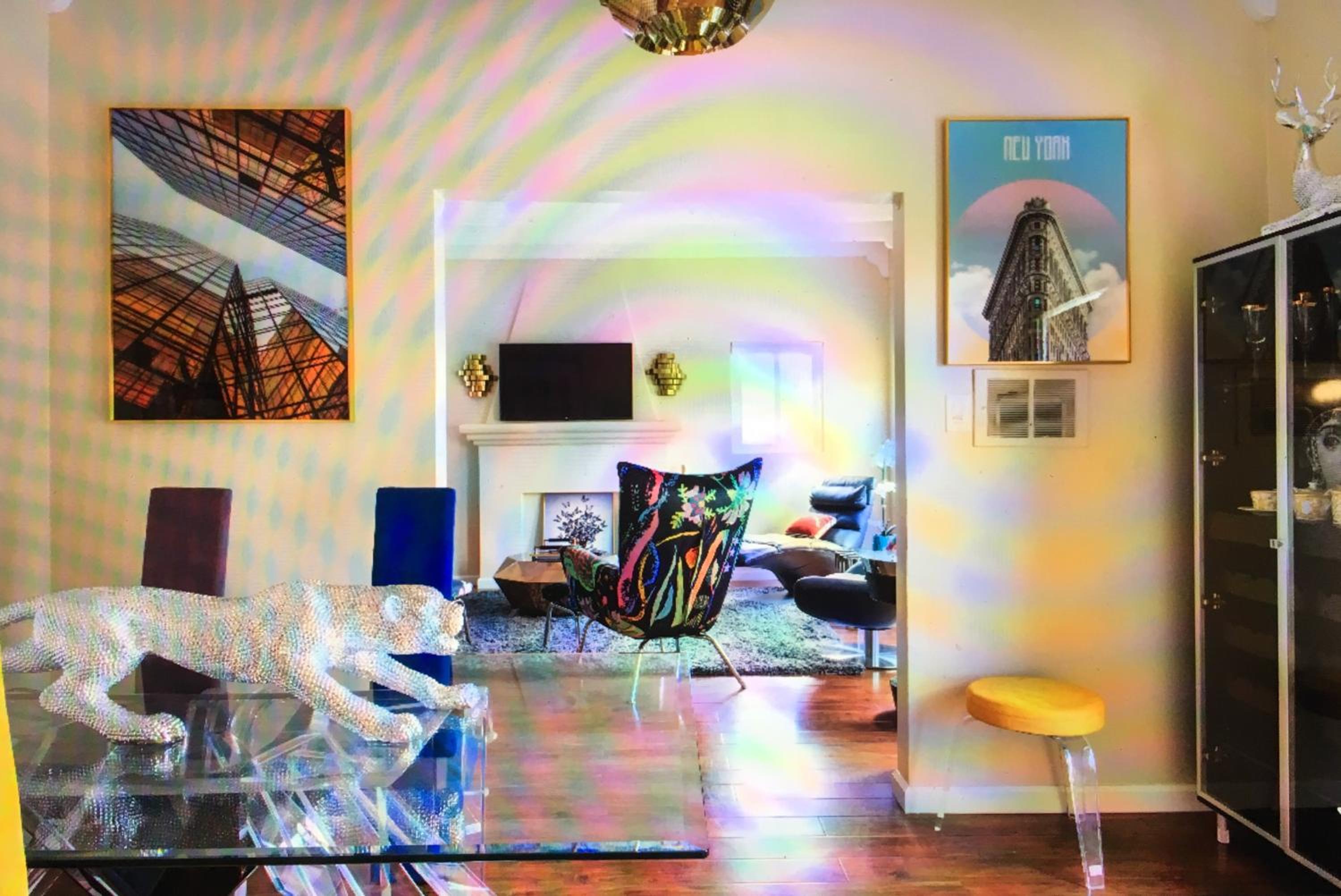 Luxury 2 Bedroom Suite Apartment in Koreatown