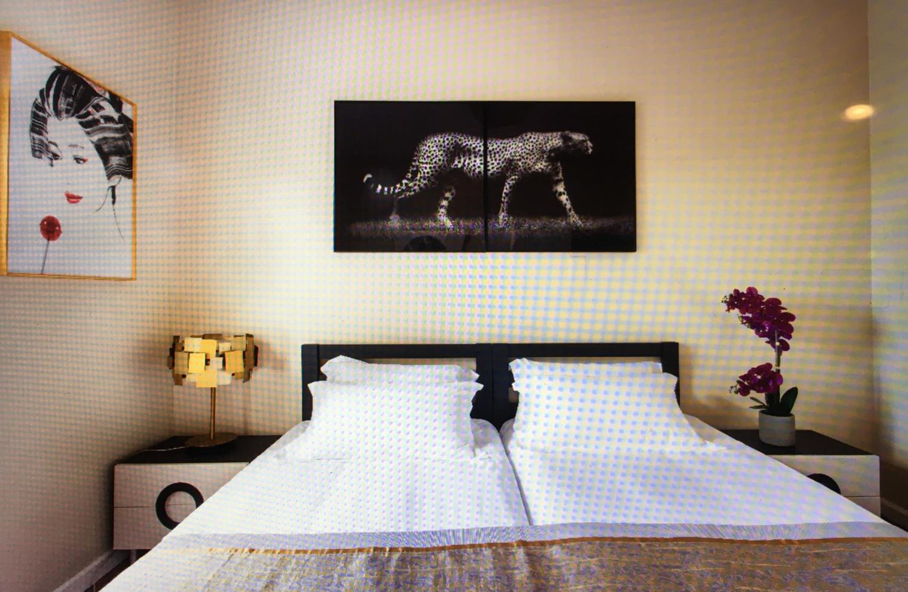 Luxury 2 Bedroom Suite Apartment in Koreatown