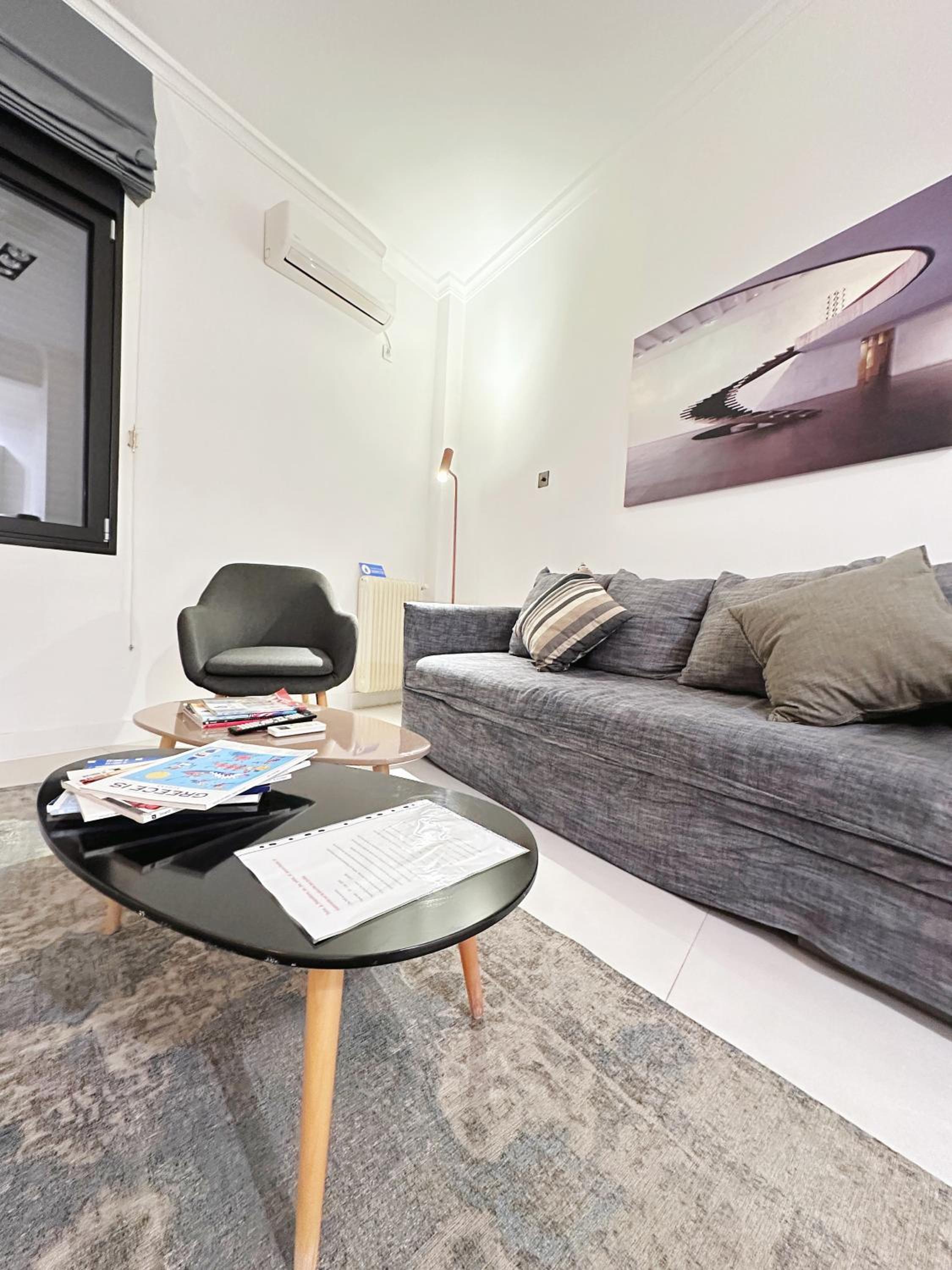 AH acropolis charming apartment