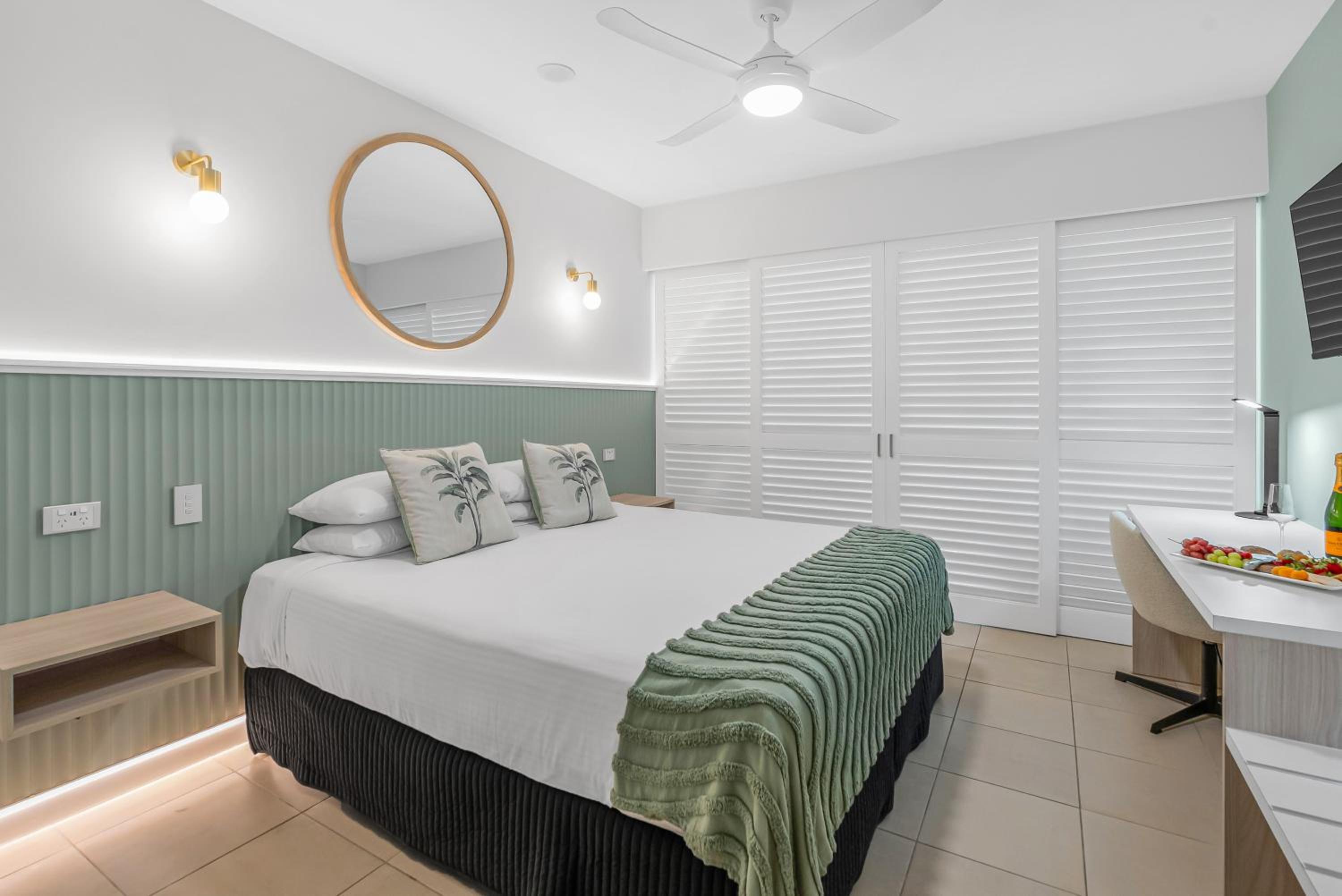 Elysium Private Accommodation at Beach Club & Spa