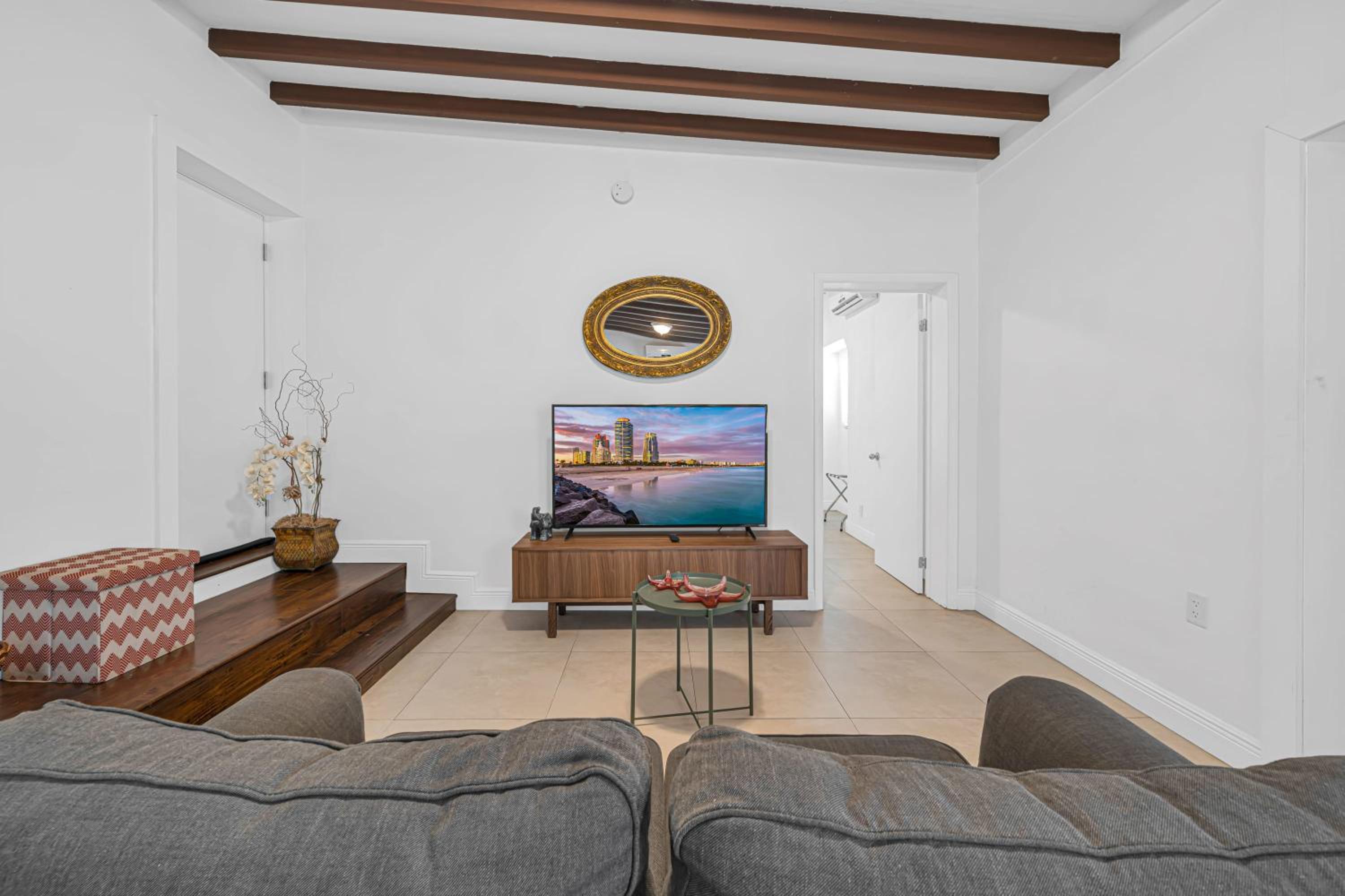 Casa Havana - Renovated One Bedroom in Miami