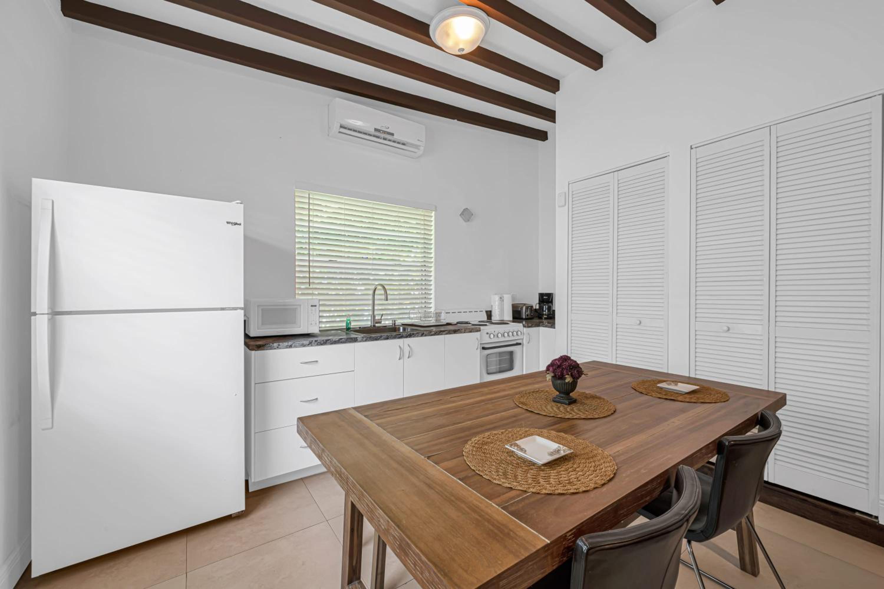 Casa Havana - Renovated One Bedroom in Miami
