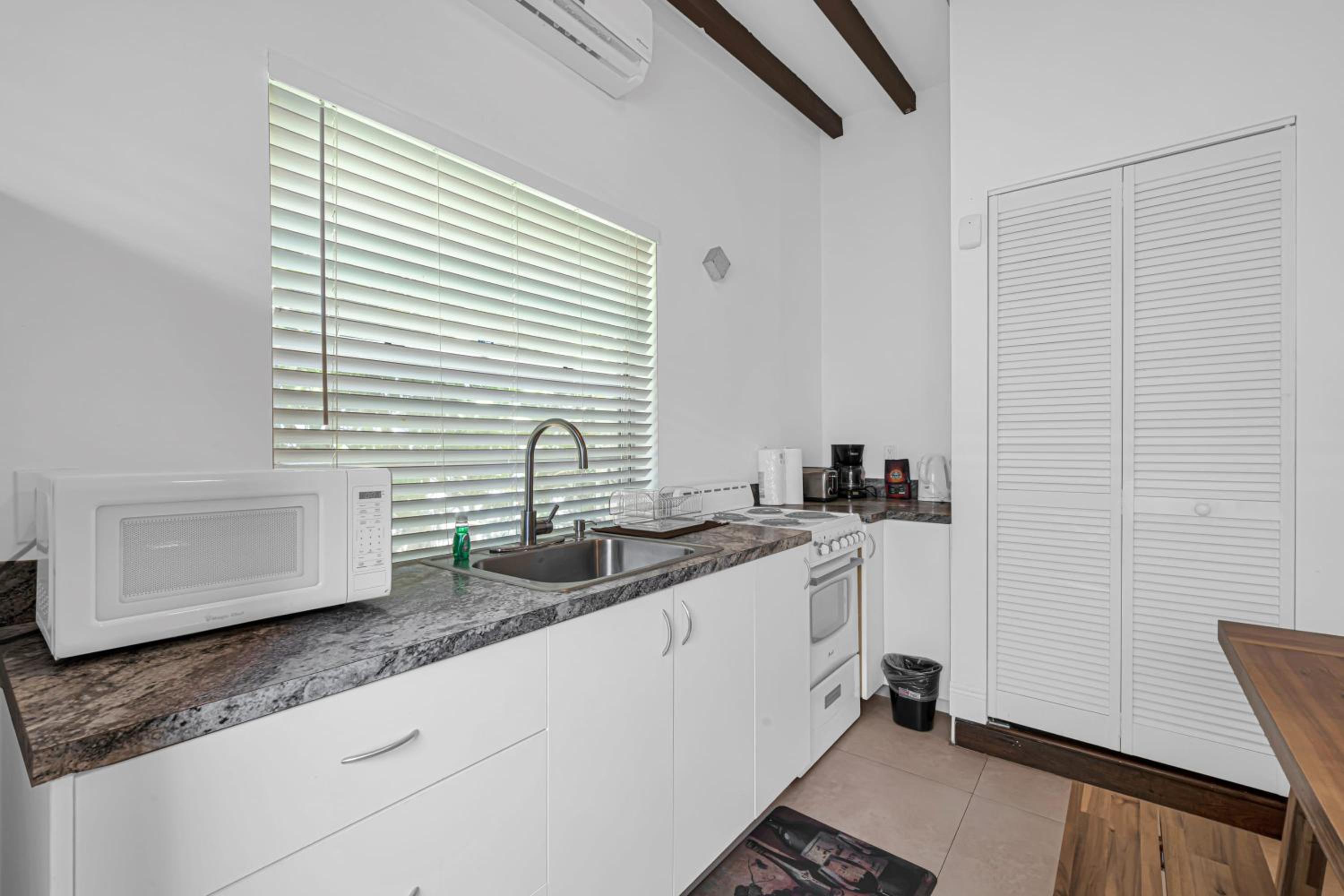 Casa Havana - Renovated One Bedroom in Miami