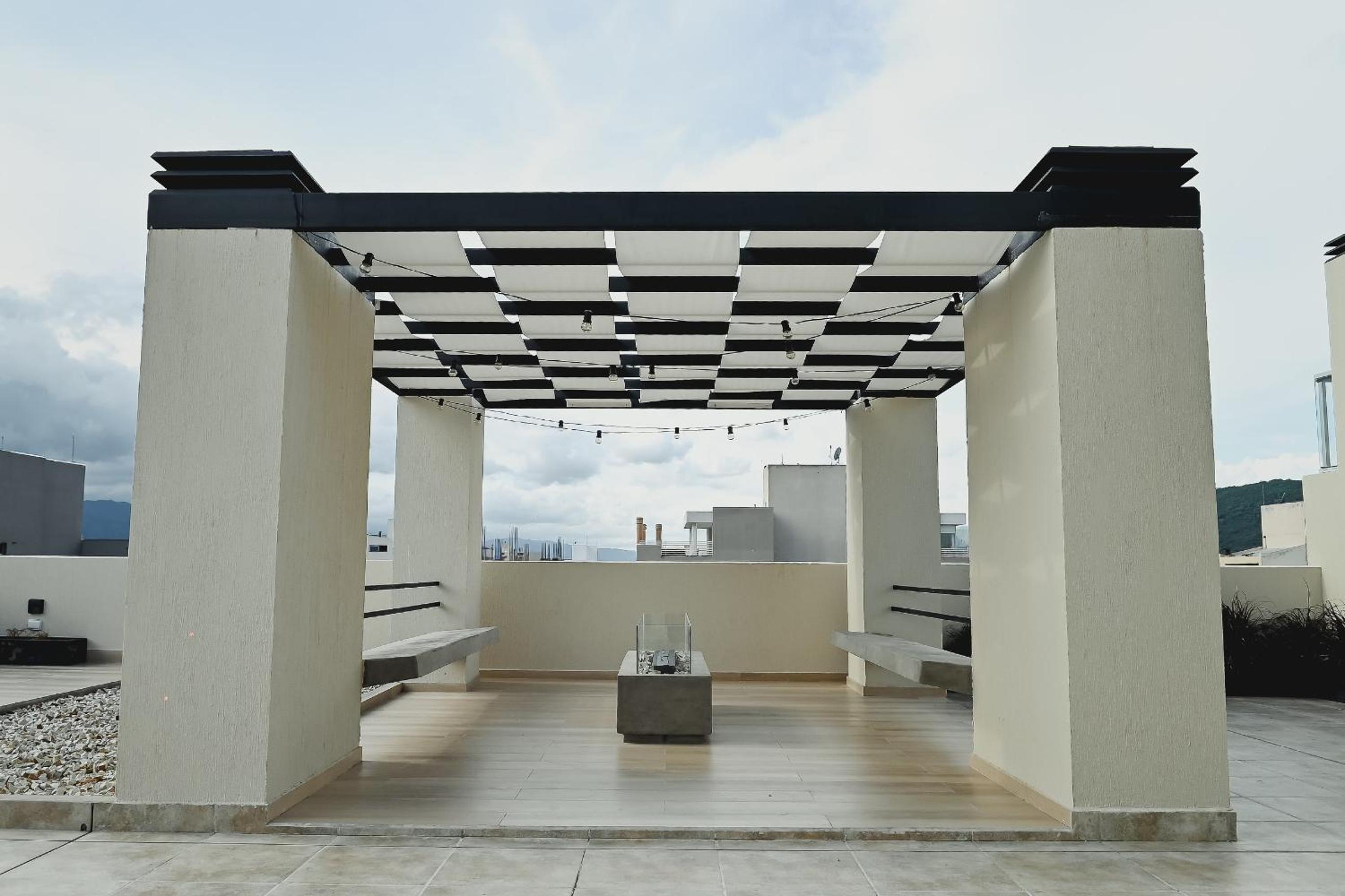 Alcazar Suites Deluxe