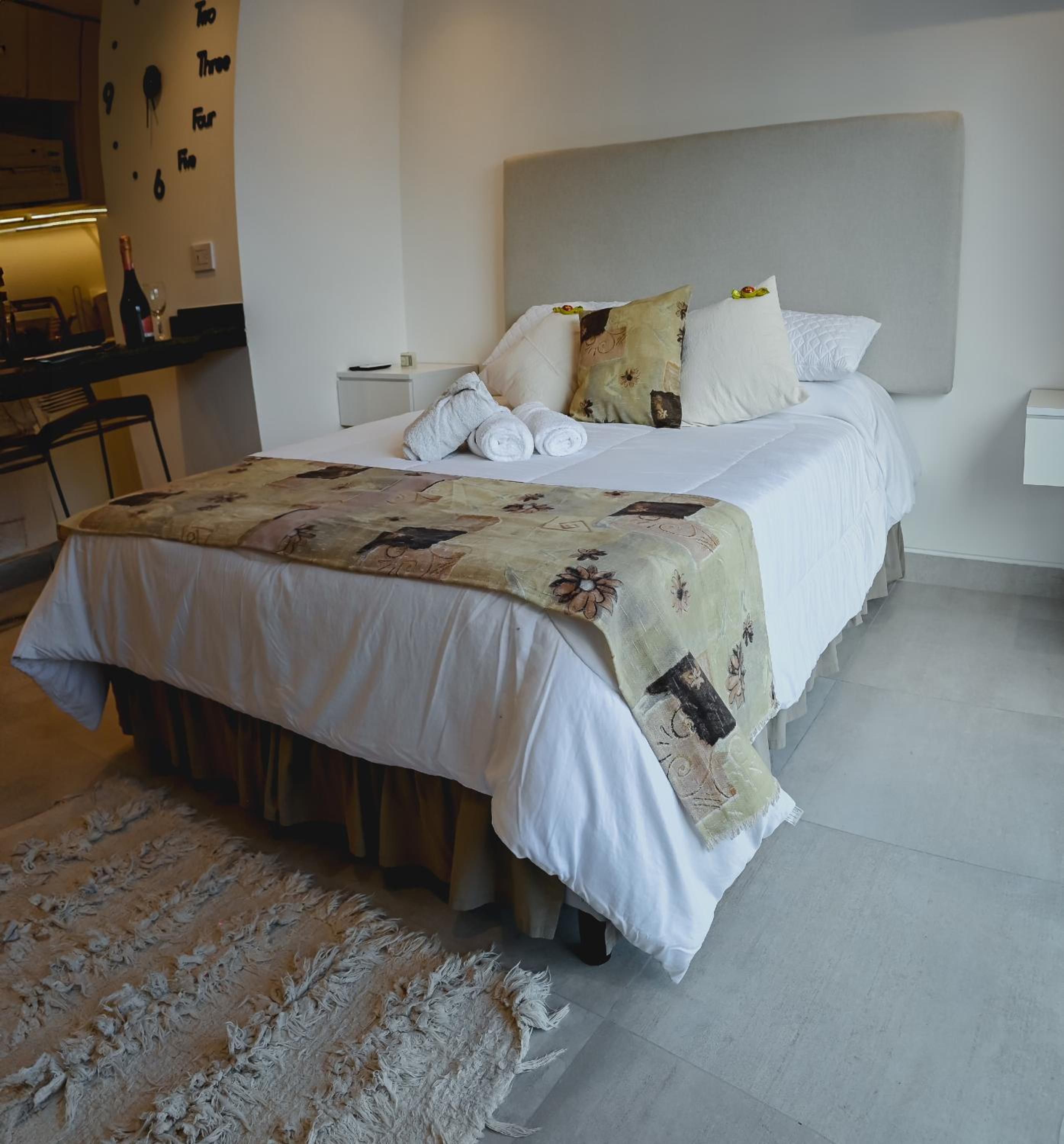 Alcazar Suites Deluxe