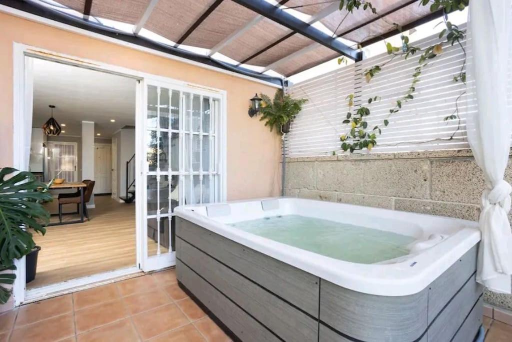 Ke Casetta Tenerife Arco Iris del mar with jacuzzi