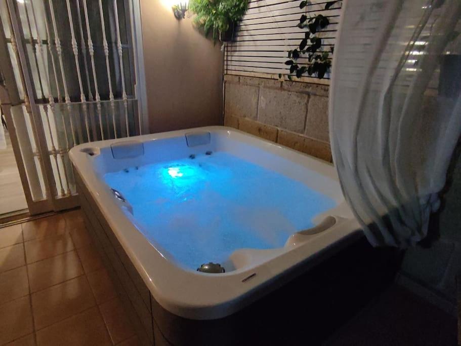 Ke Casetta Tenerife Arco Iris del mar with jacuzzi