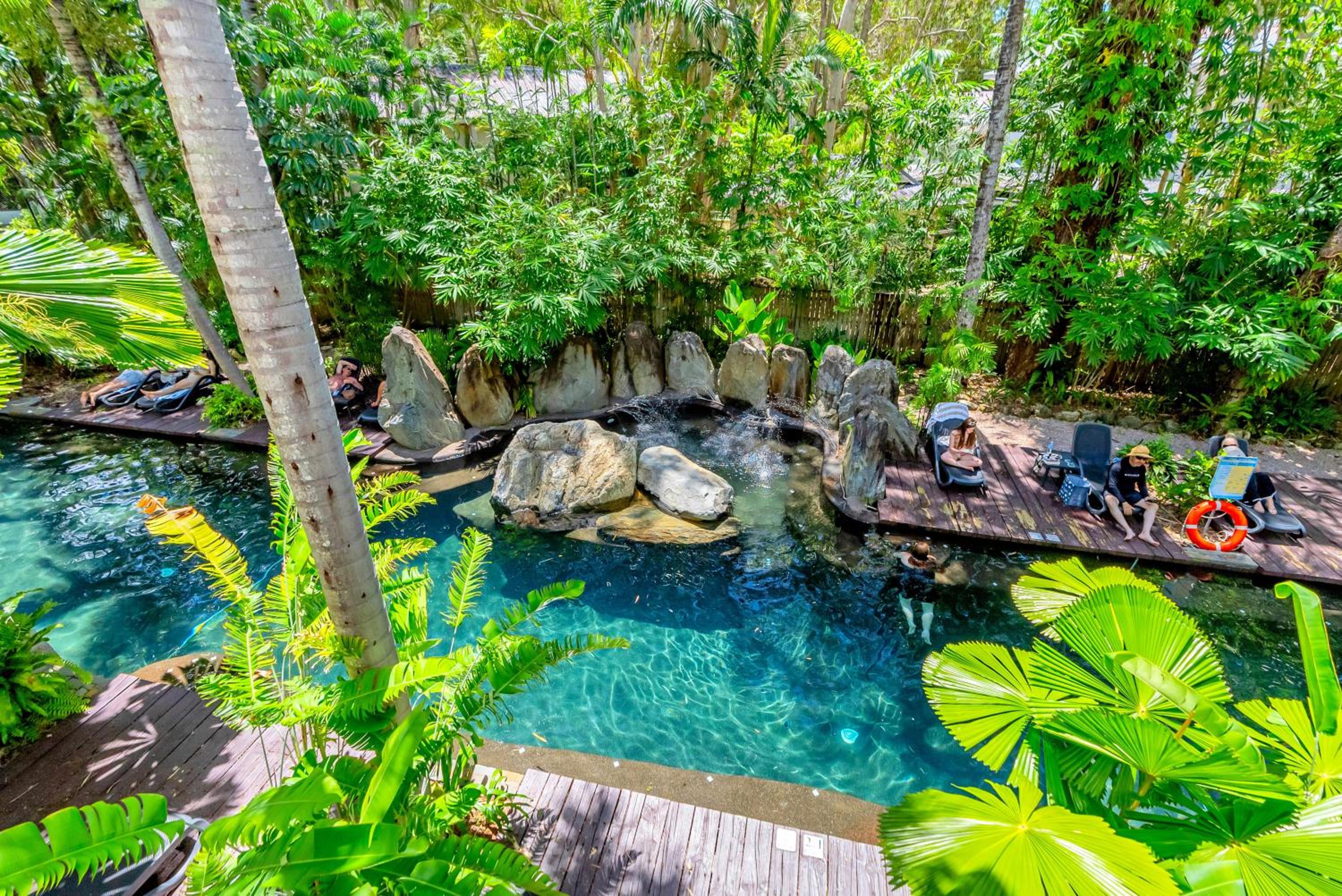 Elysium Private Accommodation at Beach Club & Spa