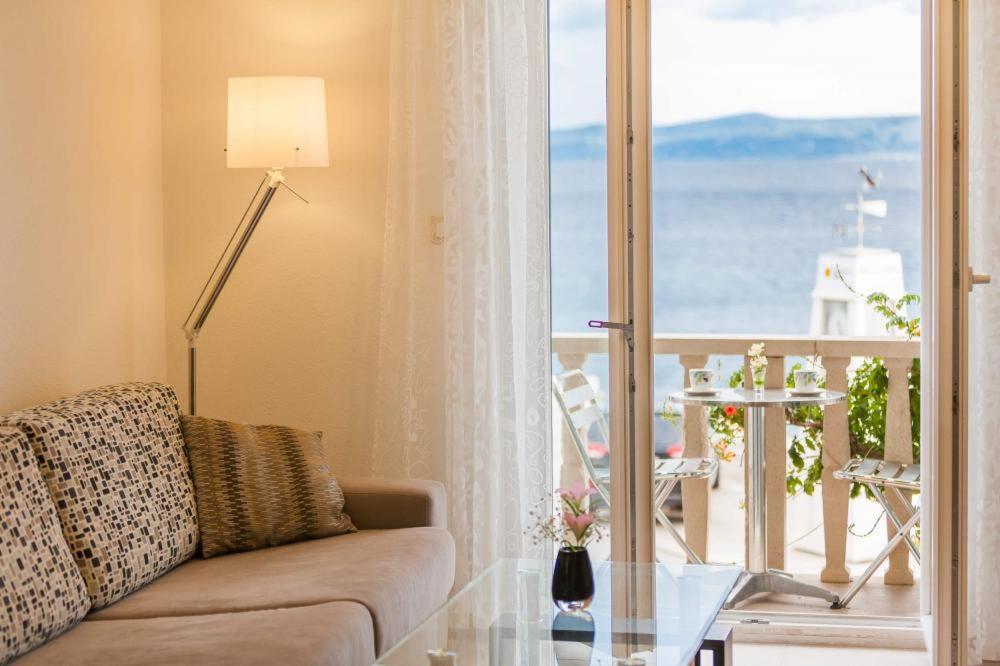 Apartment Riva Mare with Sea View in the center view 4