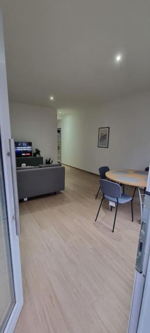 Worker's Lodge - 2 Bedrooms & Court yard - Antwerp Smooth Stays