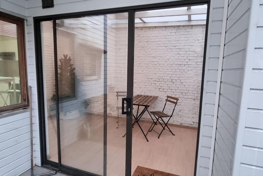 Worker's Lodge - 2 Bedrooms & Court yard - Antwerp Smooth Stays