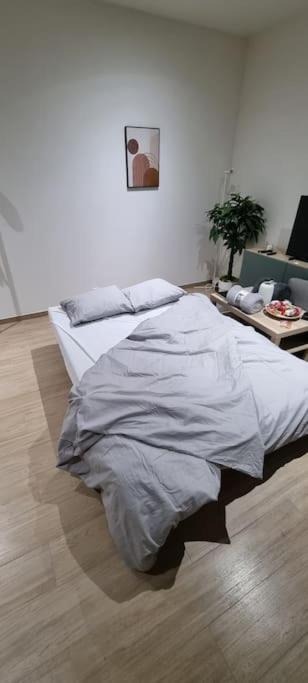 Worker's Lodge - 2 Bedrooms & Court yard - Antwerp Smooth Stays