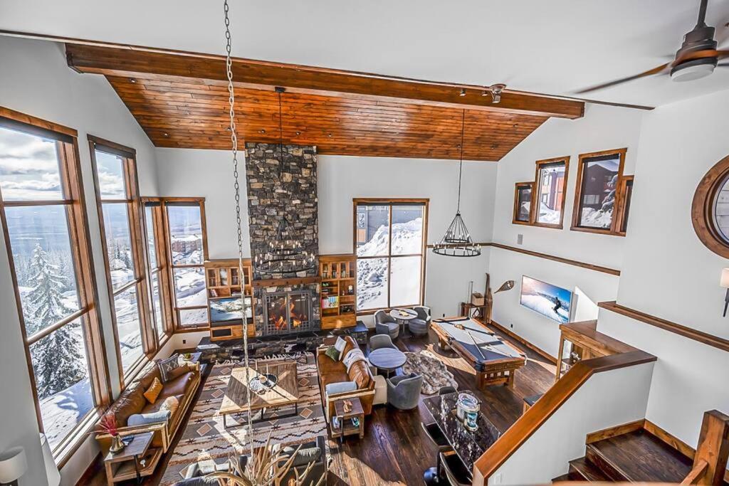 Inuksuk Lodge - 4800 sq ft of Big White Excellence!