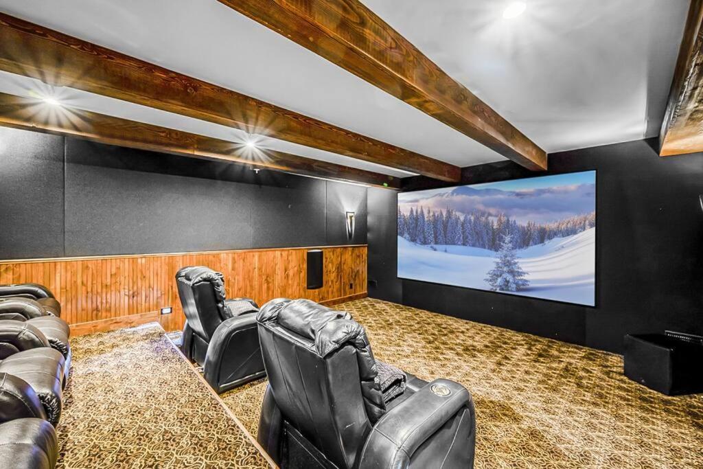 Inuksuk Lodge - 4800 sq ft of Big White Excellence!