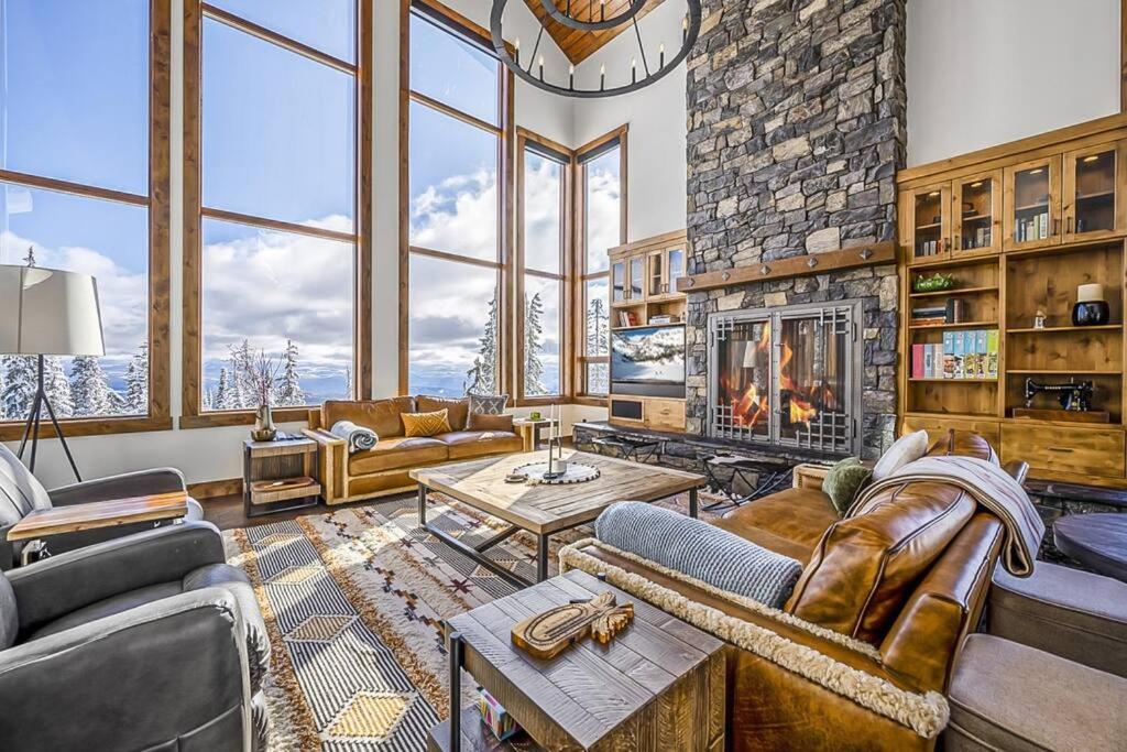 Inuksuk Lodge - 4800 sq ft of Big White Excellence!