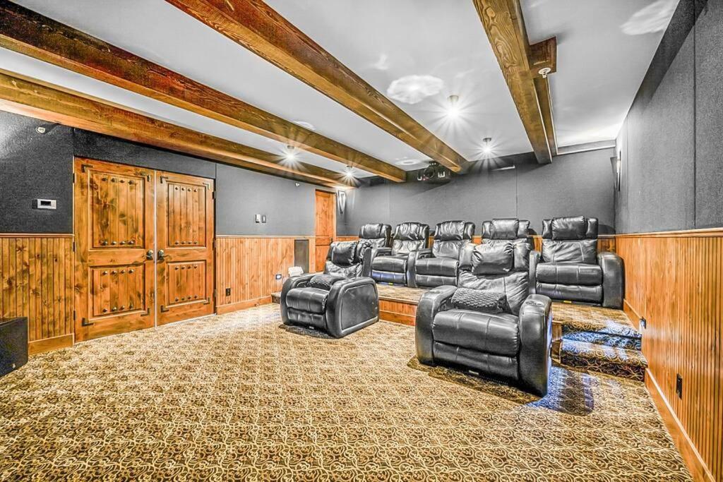 Inuksuk Lodge - 4800 sq ft of Big White Excellence!
