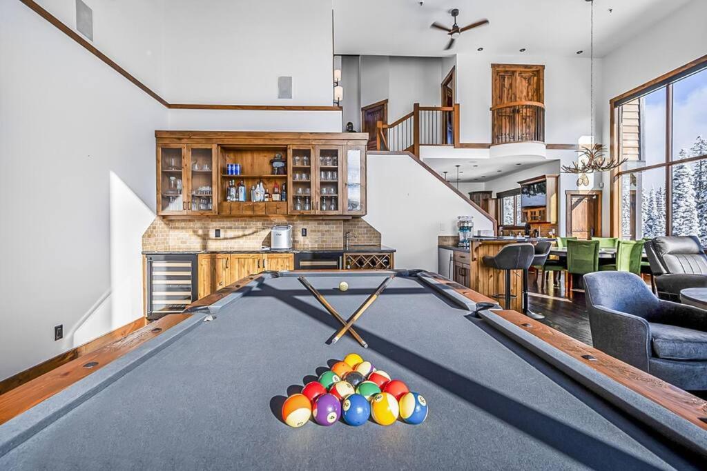 Inuksuk Lodge - 4800 sq ft of Big White Excellence!