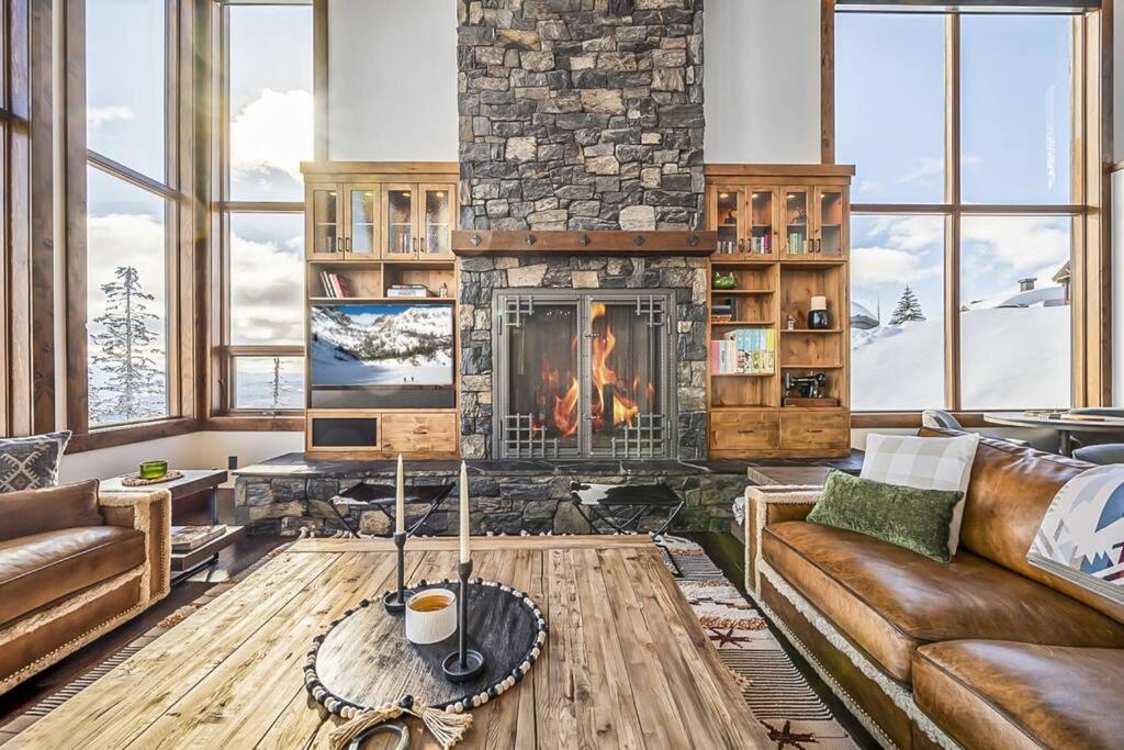 Inuksuk Lodge - 4800 sq ft of Big White Excellence!