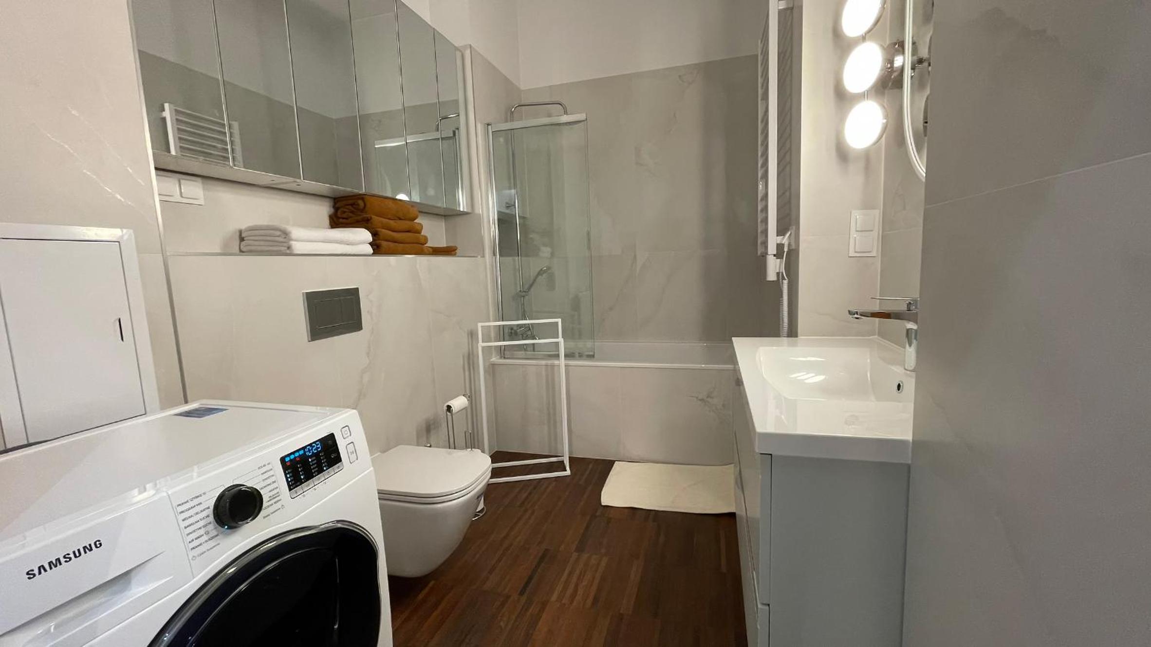 Elegancki apartament od dziedzińca, 60m2, parking, Rynek 700 m