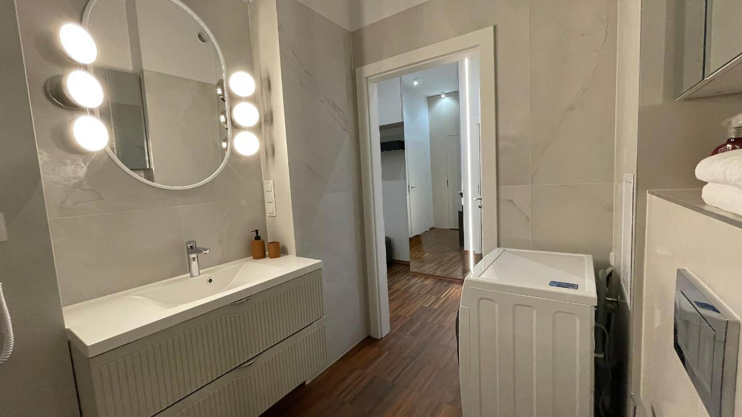 Elegancki apartament od dziedzińca, 60m2, parking, Rynek 700 m