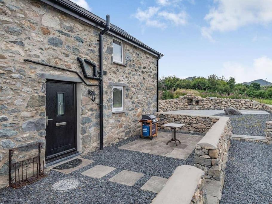 Horseshoe Cottage historic gem near Snowdonia. view 2