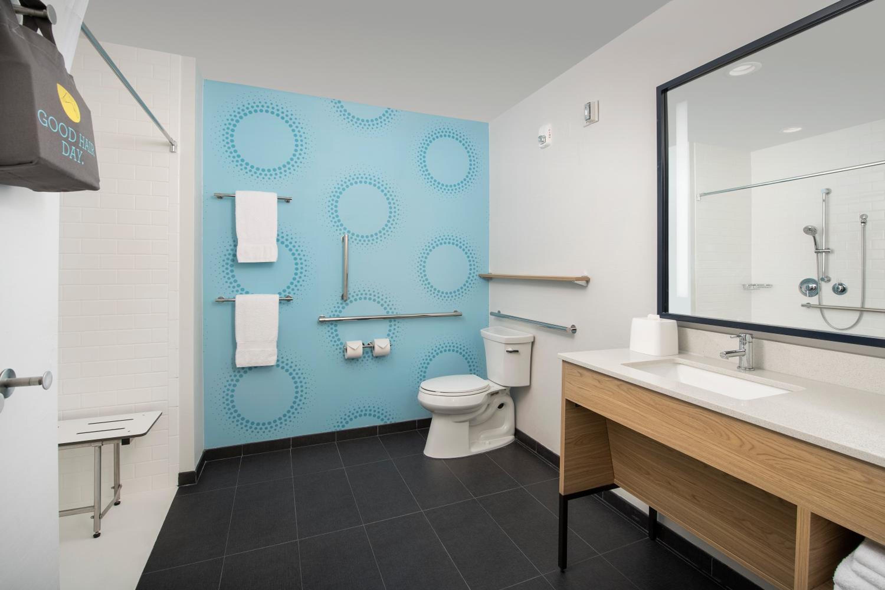 Jacksonville Vacations - Tru By Hilton Jacksonville Airport - Property Image 14