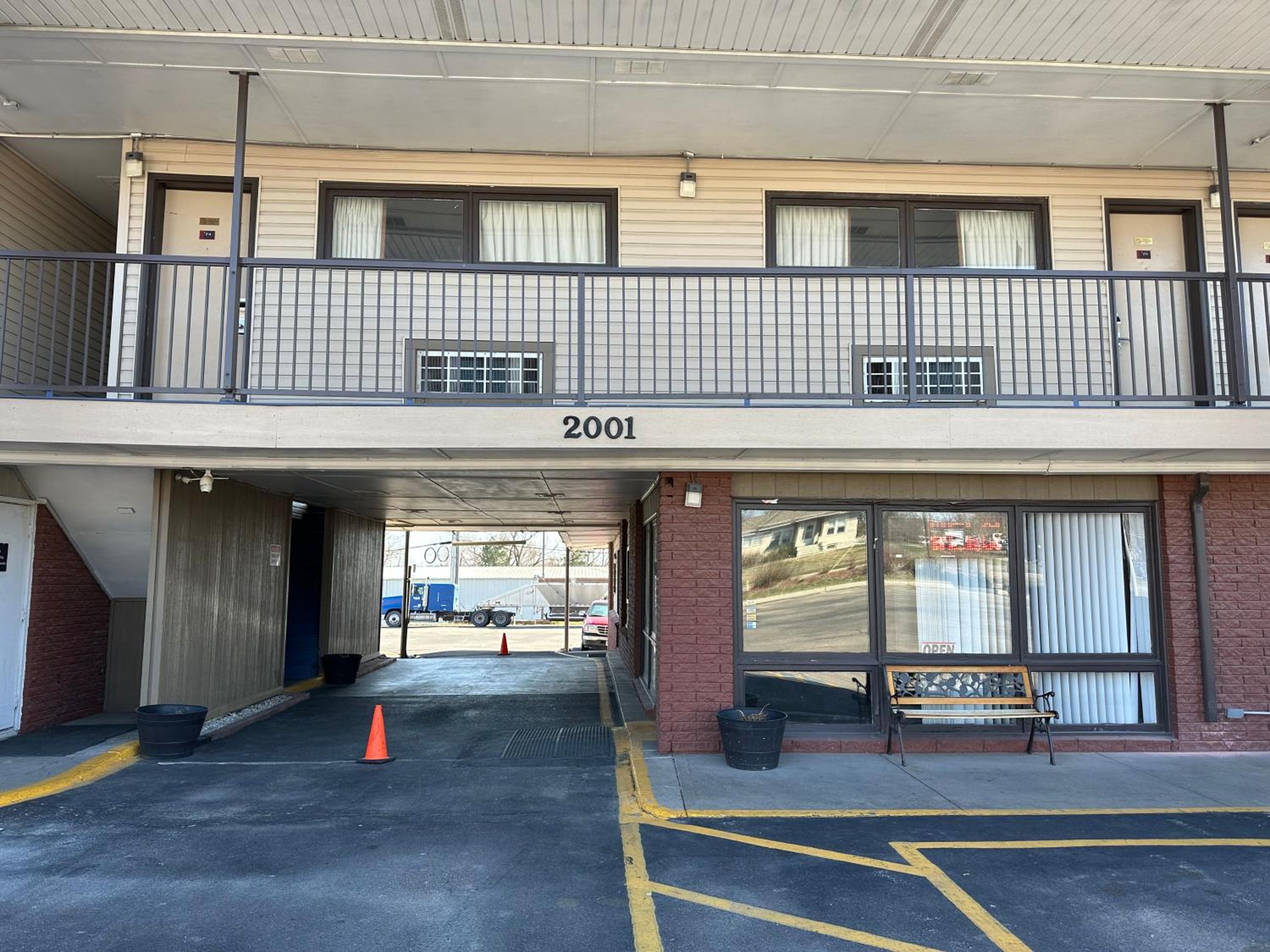 Stay Inn by OYO Near I 80 Lincoln West view 4