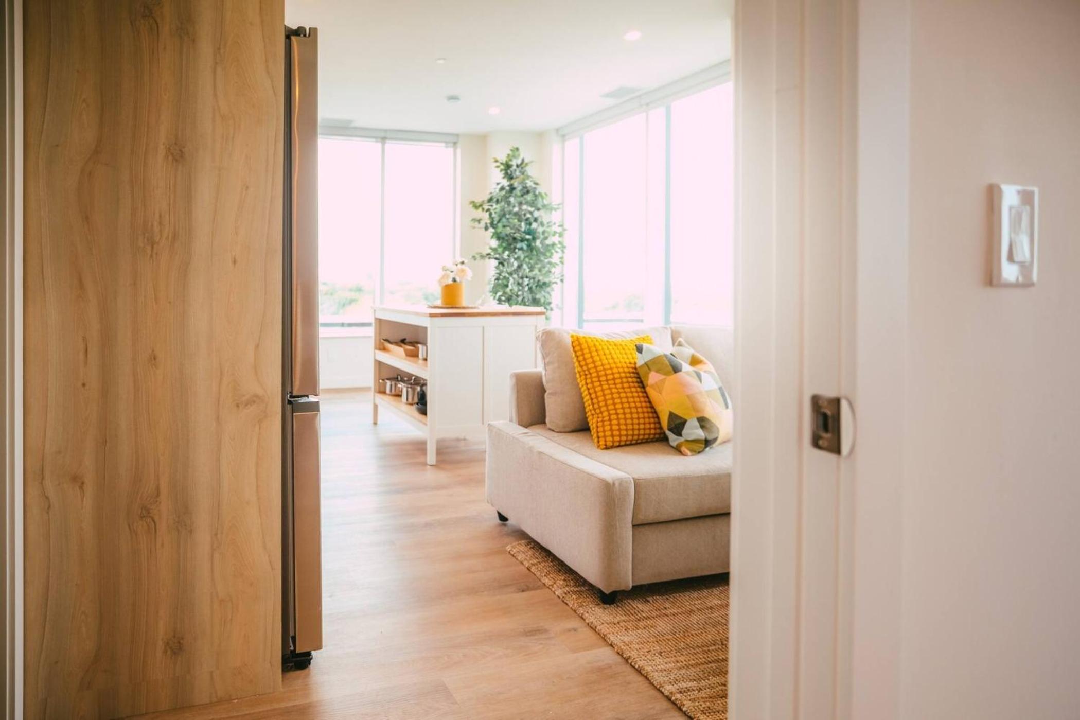 Luxury 1BR Penthouse Apt In Central Halifax