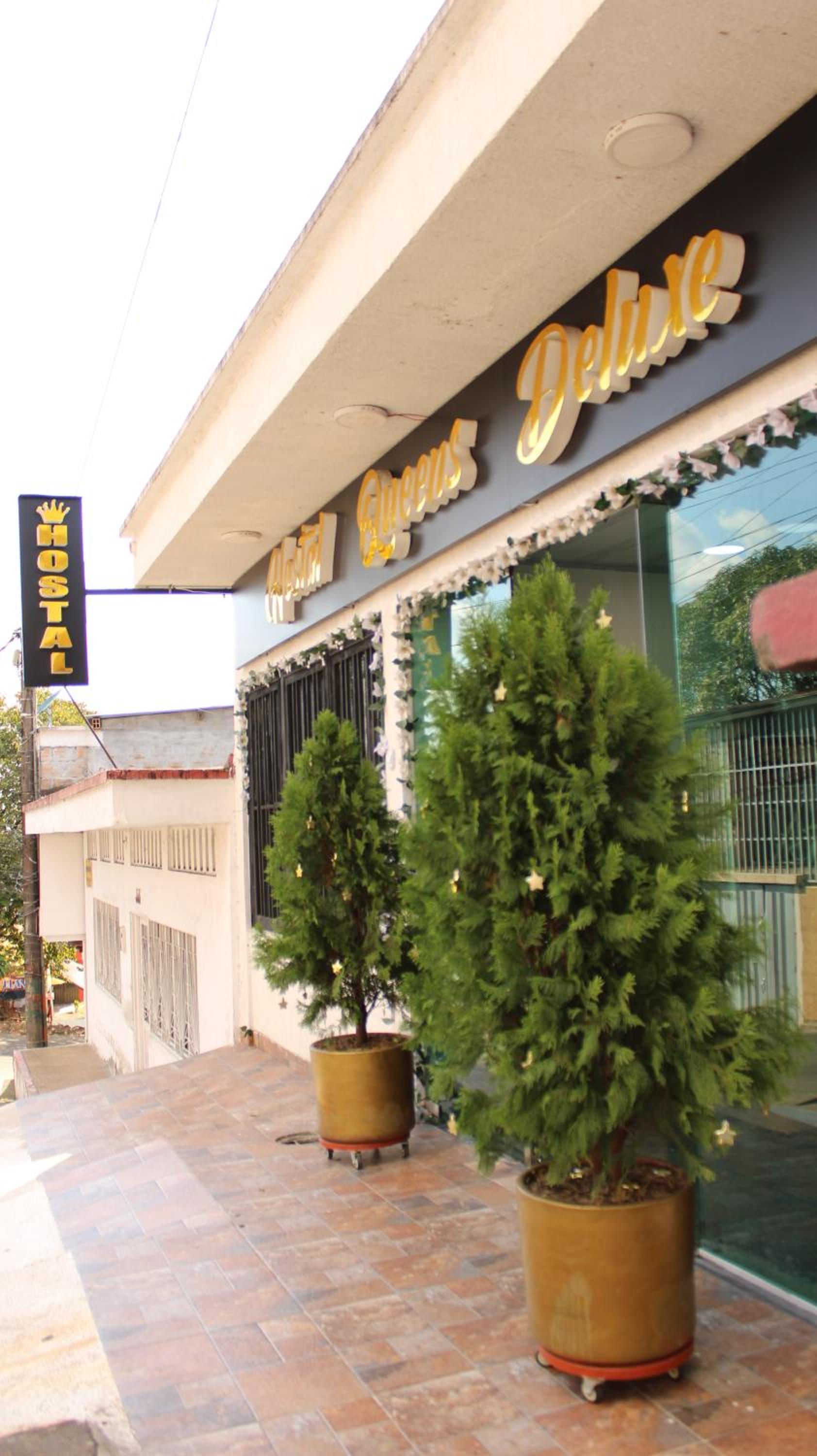 Hostal Queens Deluxe