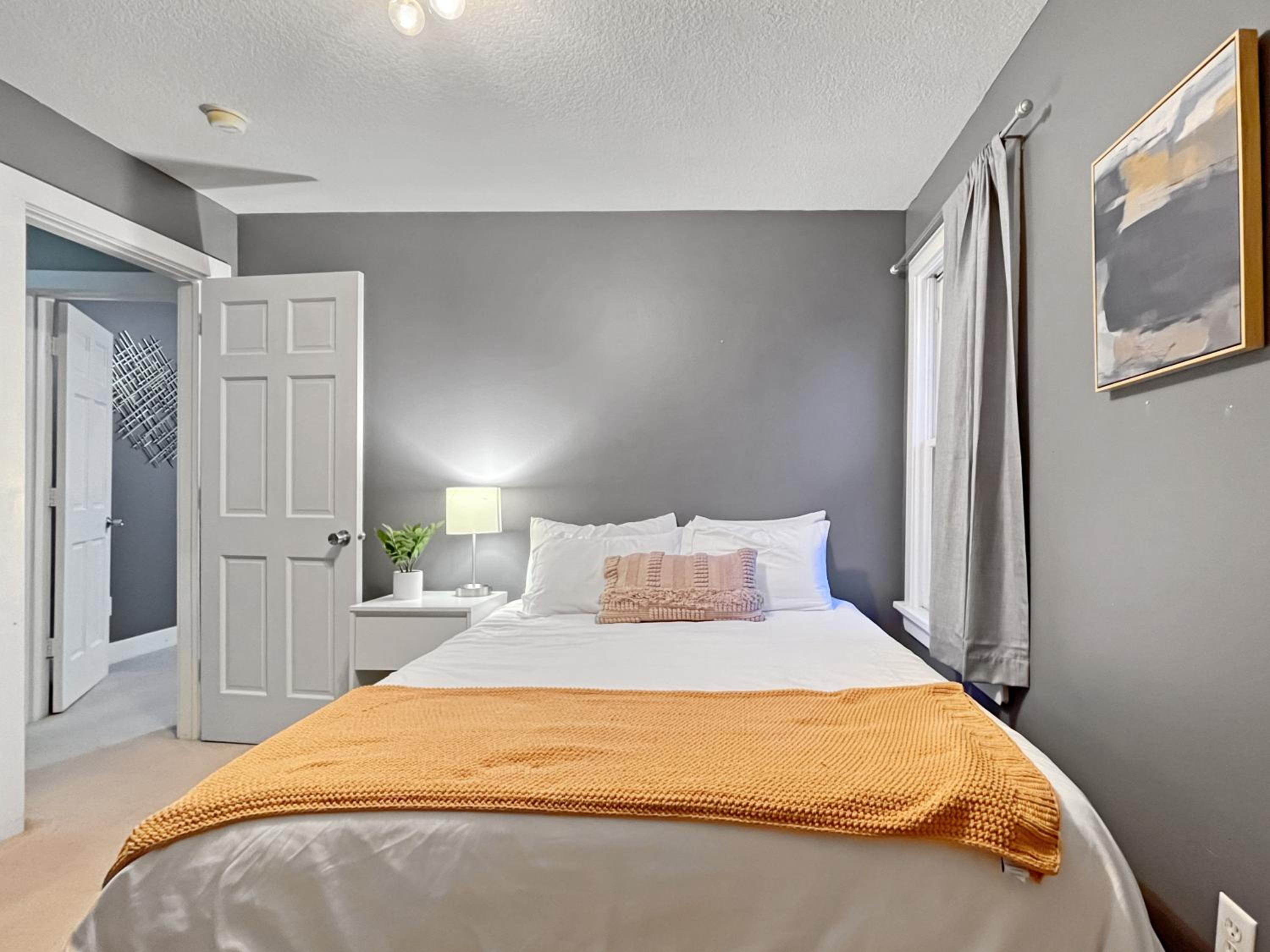 2BR Family Charmer Duplex near Drake view 2