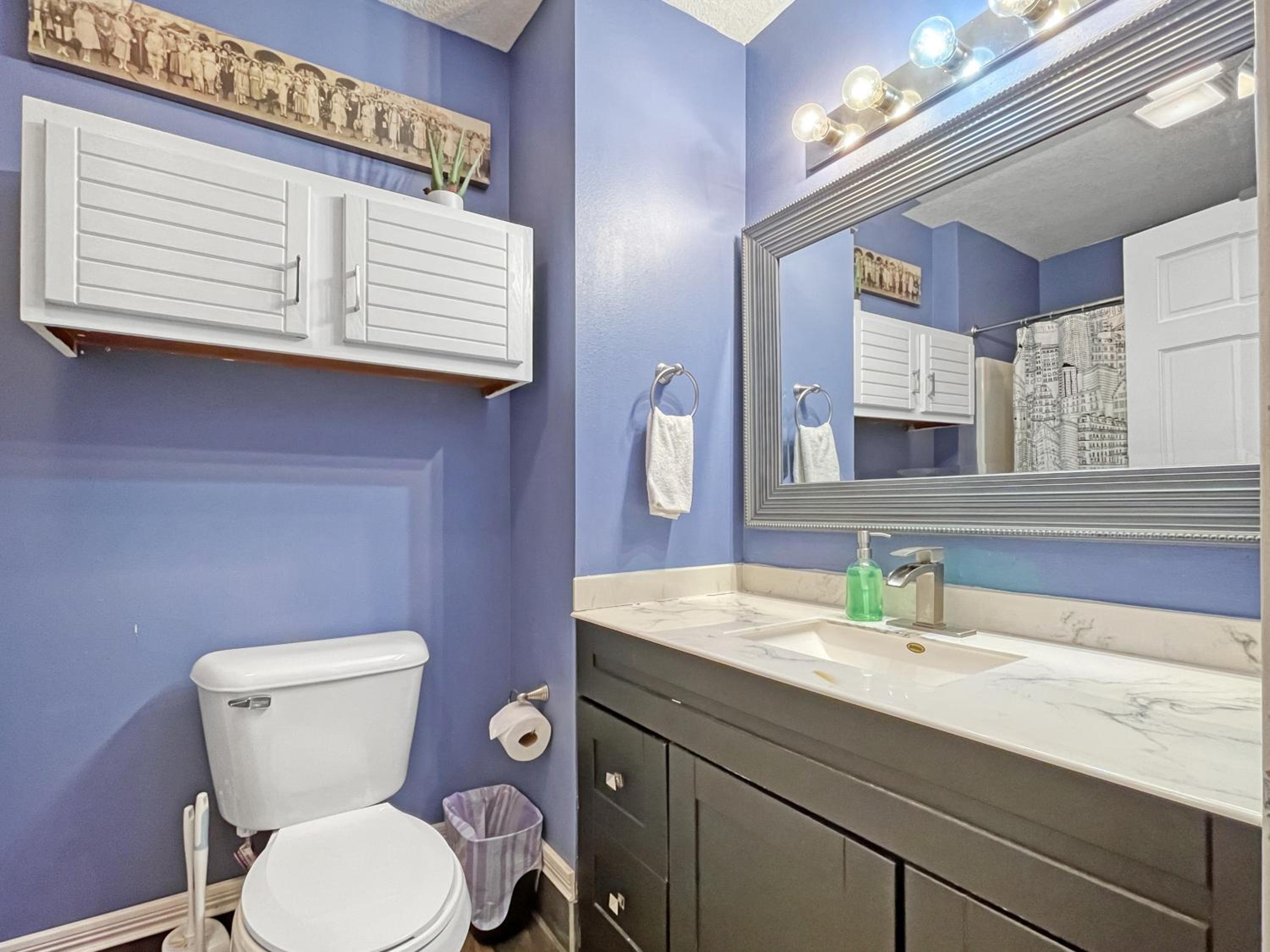 2BR Family Charmer Duplex near Drake view 4