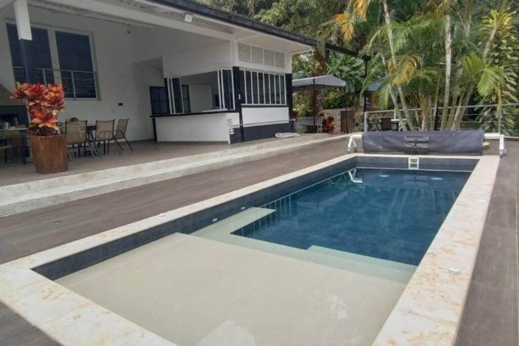 Hermosa casa campestre a 1 hora de Bogotá - Tena