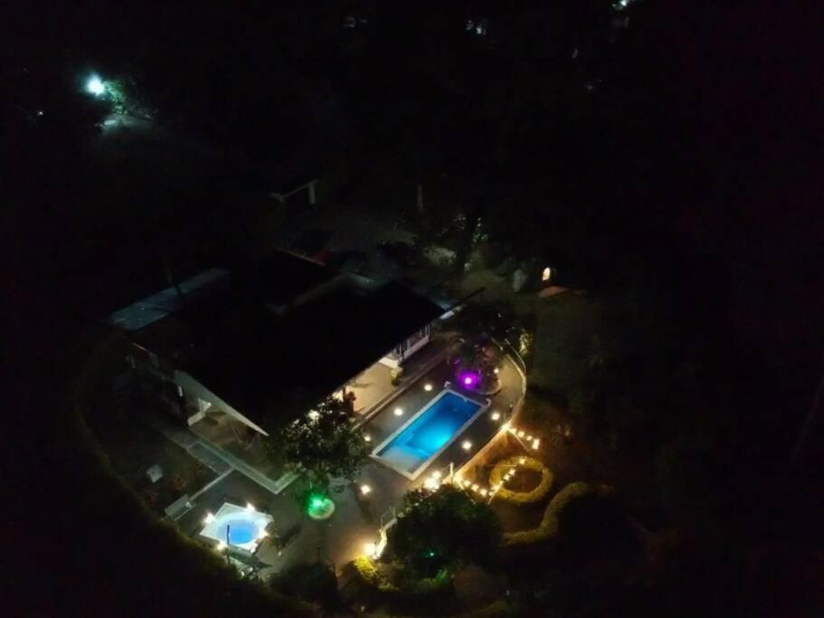 Hermosa casa campestre a 1 hora de Bogotá - Tena