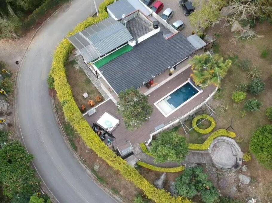 Hermosa casa campestre a 1 hora de Bogotá - Tena
