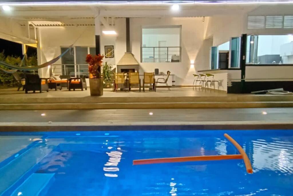 Hermosa casa campestre a 1 hora de Bogotá - Tena