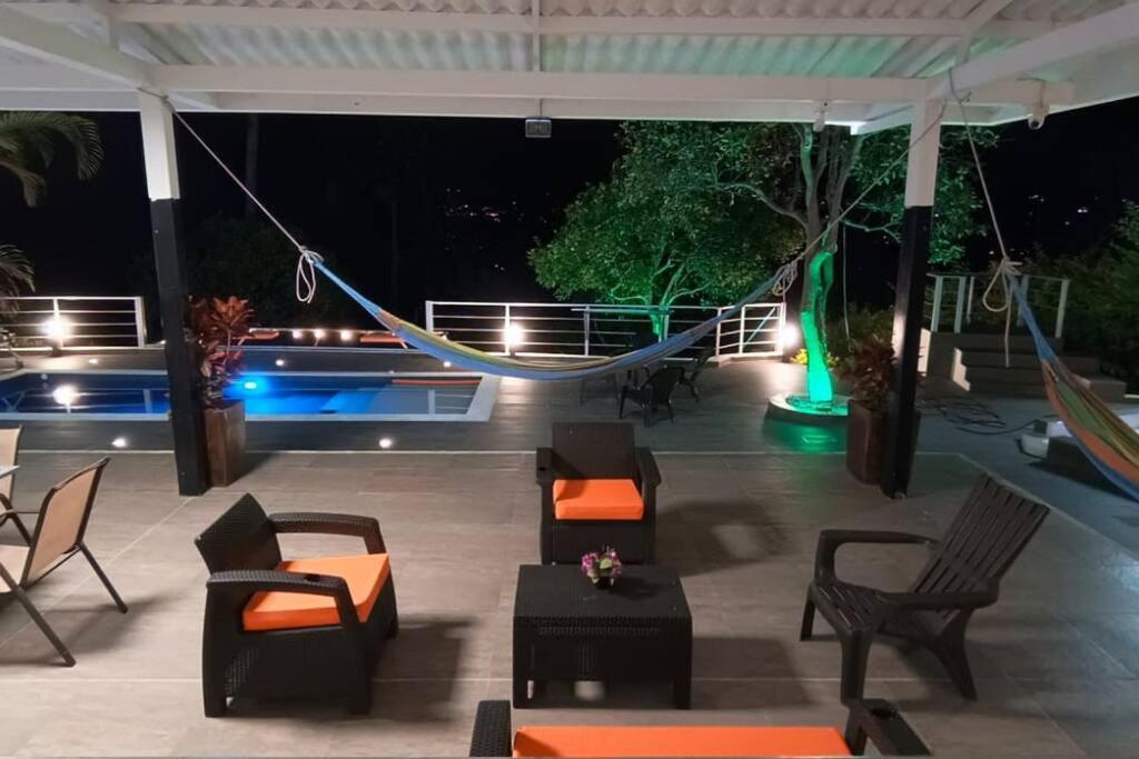 Hermosa casa campestre a 1 hora de Bogotá - Tena