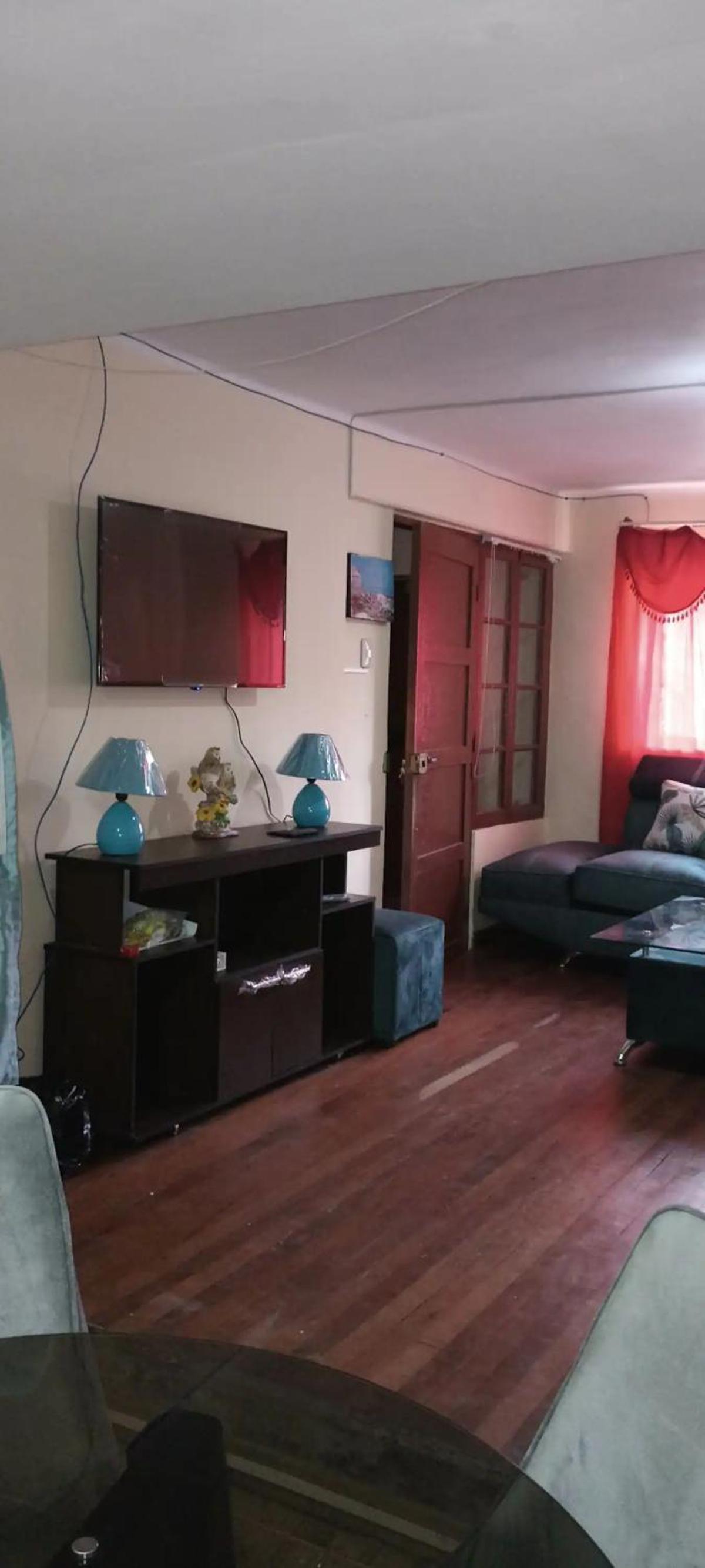 Mi casa tu casa. My house