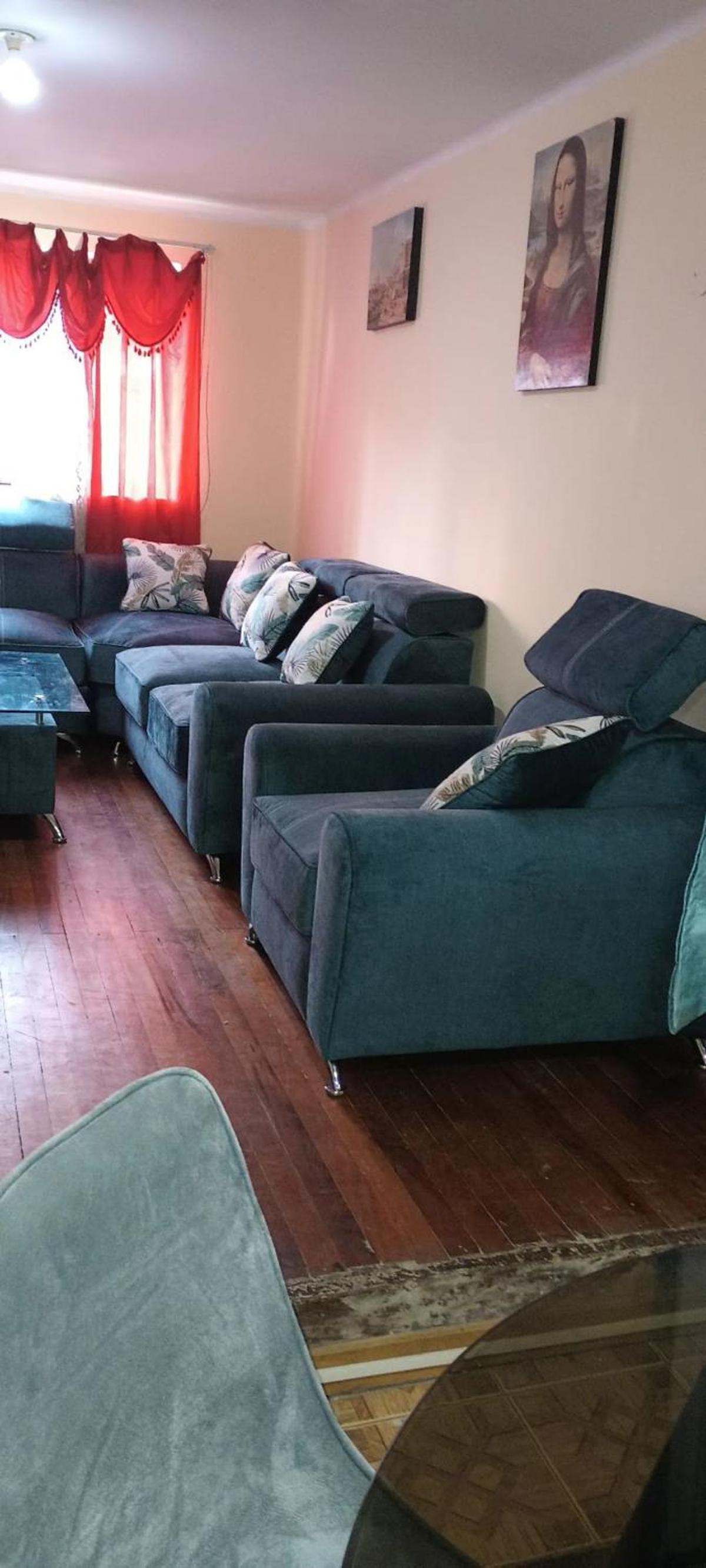 Mi casa tu casa. My house