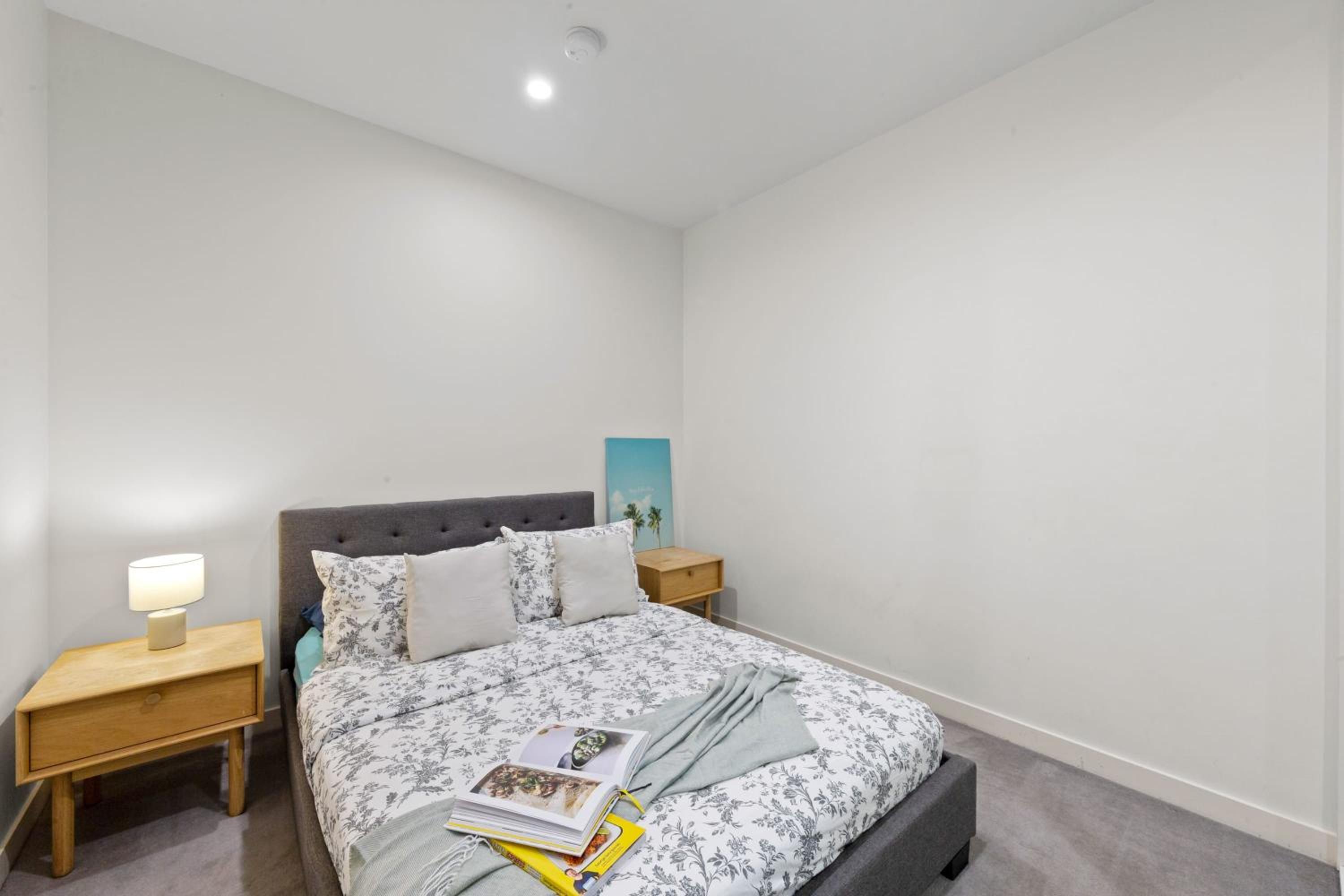 A Comfy 2BR Apt Next to QV & Melbourne Central