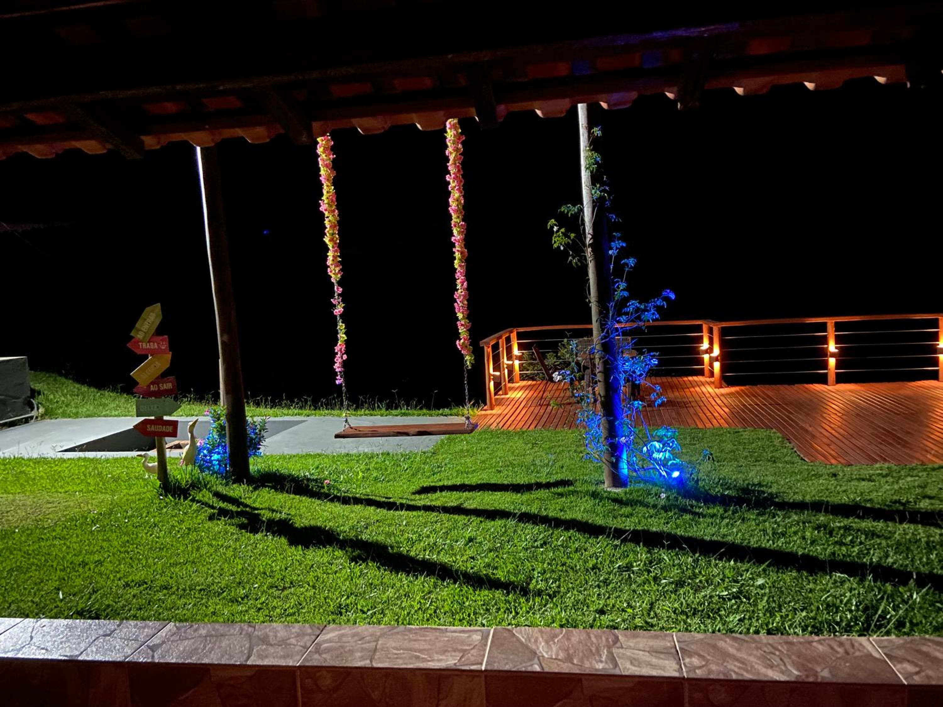 Recanto da Alegria - Casa em Cunha com Jacuzzi,Piscina,Rede,Churrasqueira,Lareira,Deck, Banco de coração