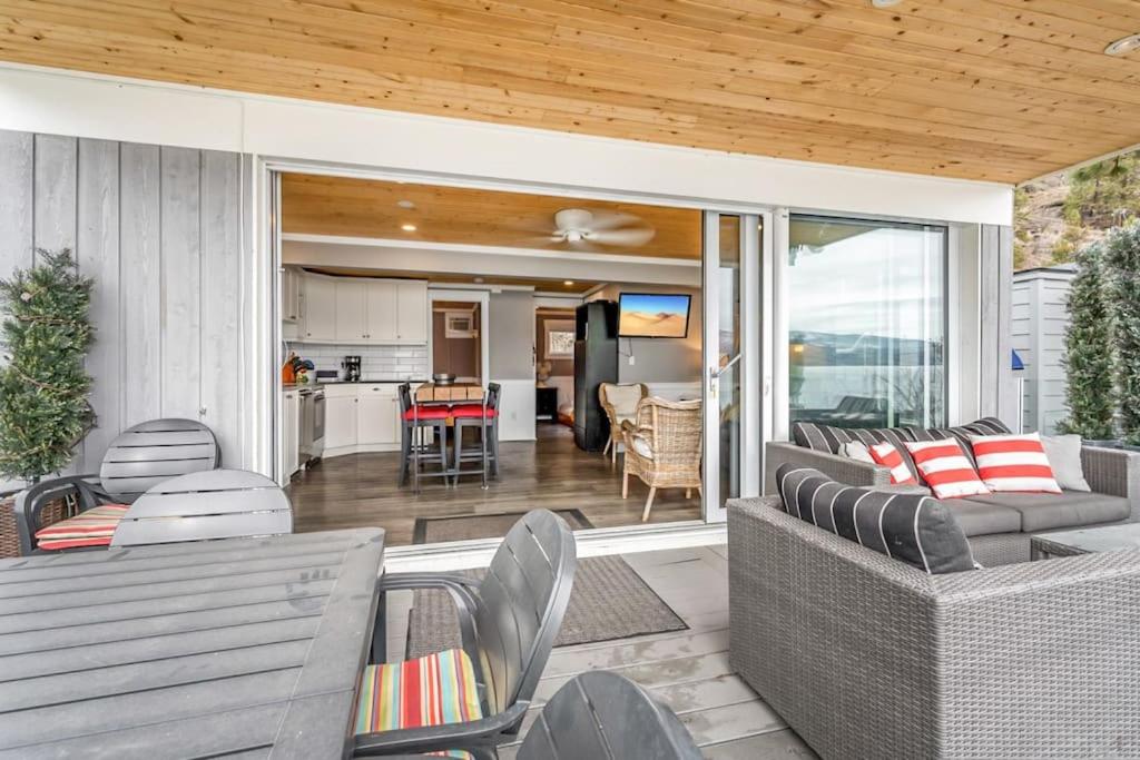 Lakeside Serenity Retreat #10