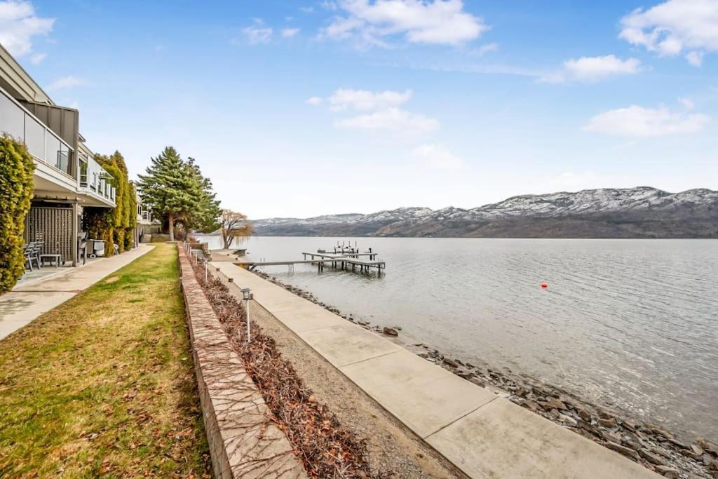 Lakeside Serenity Retreat #10