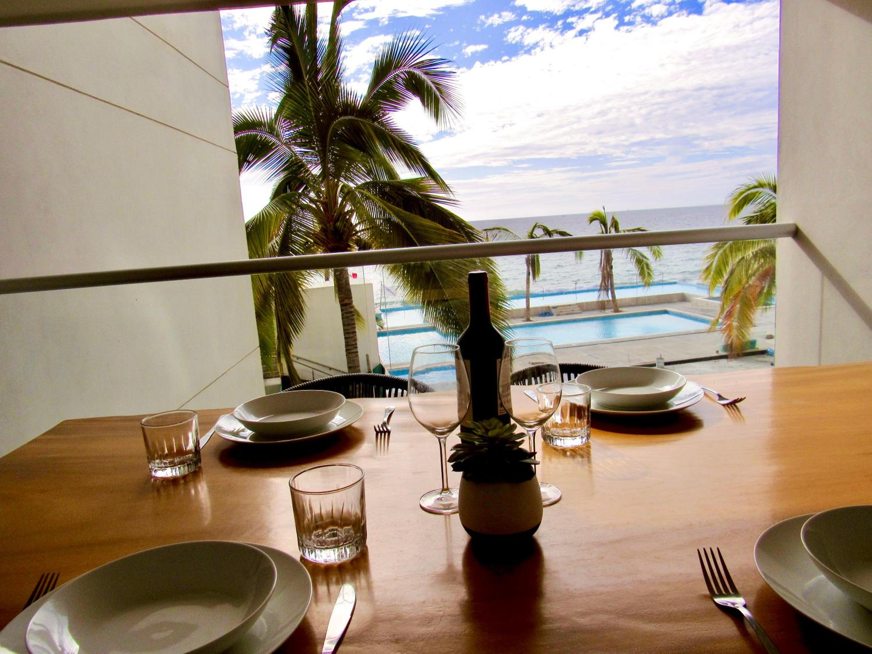 Wake Up to Ocean Views and Complimentary Breakfast