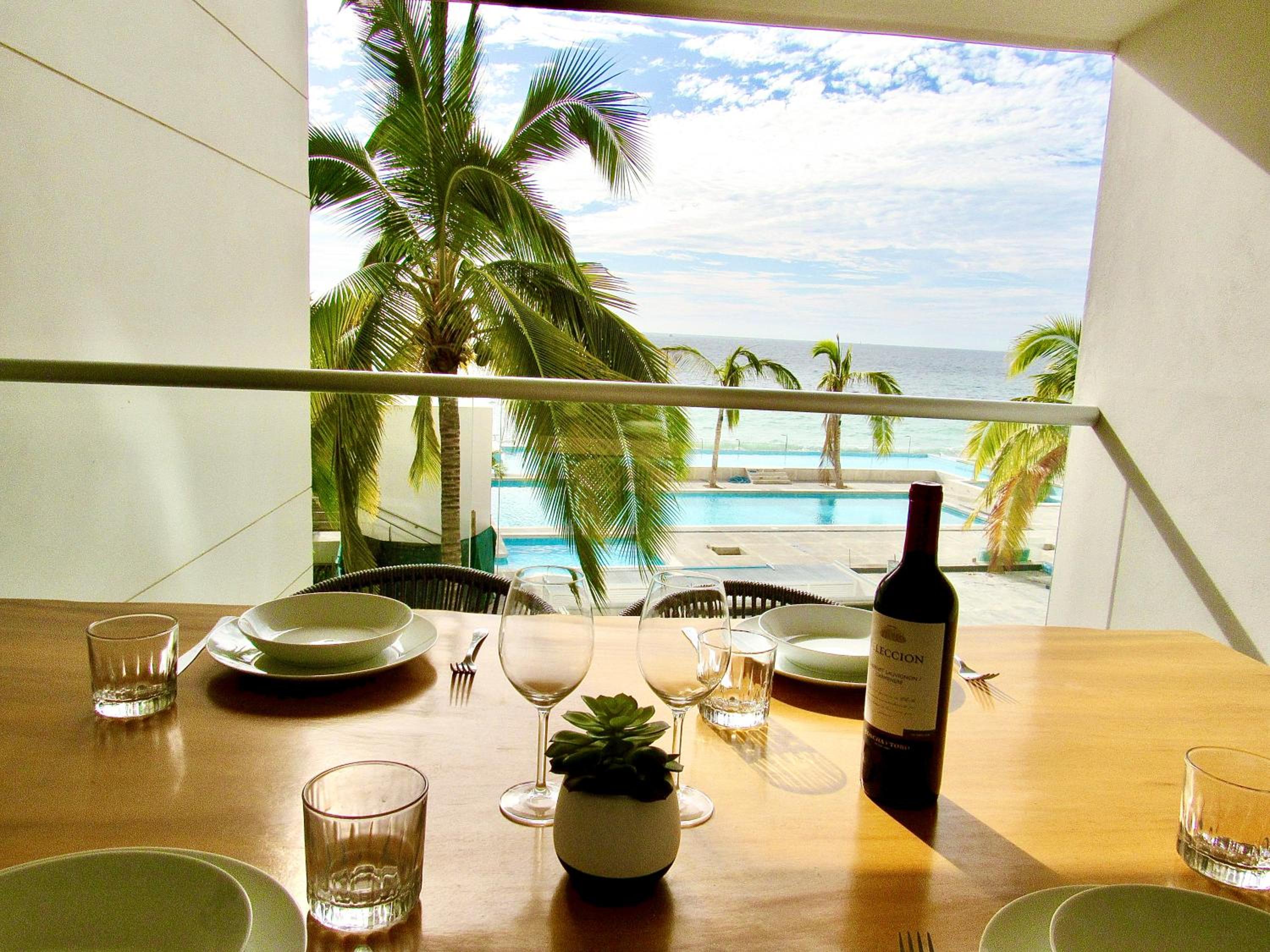 Wake Up to Ocean Views and Complimentary Breakfast