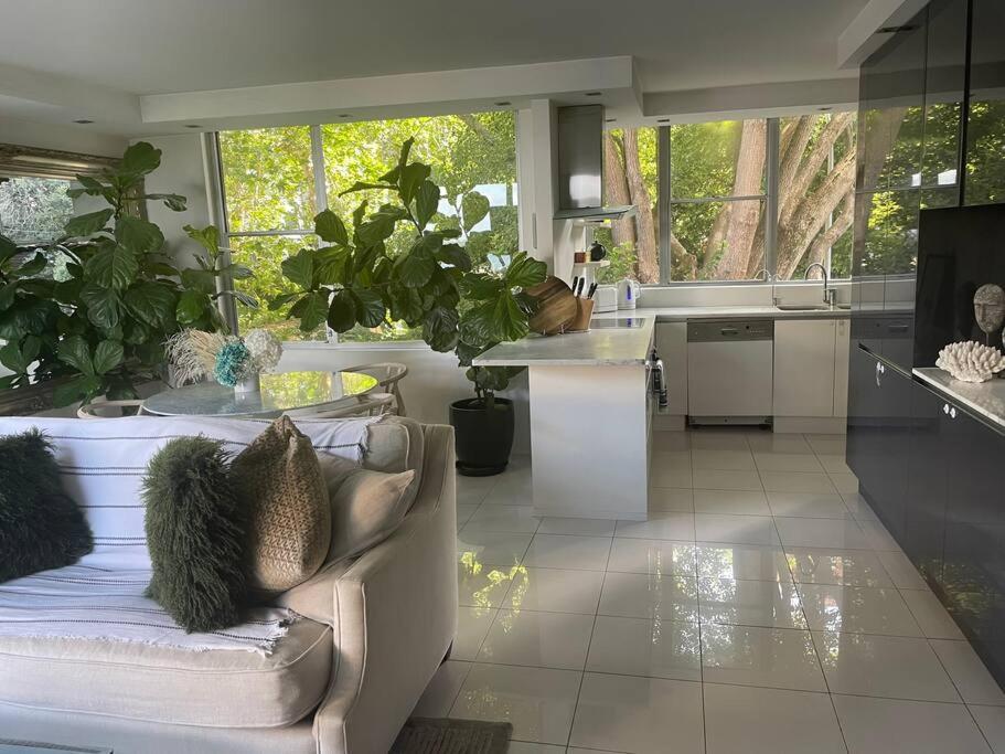 Elizabeth Bay Marina Apartment